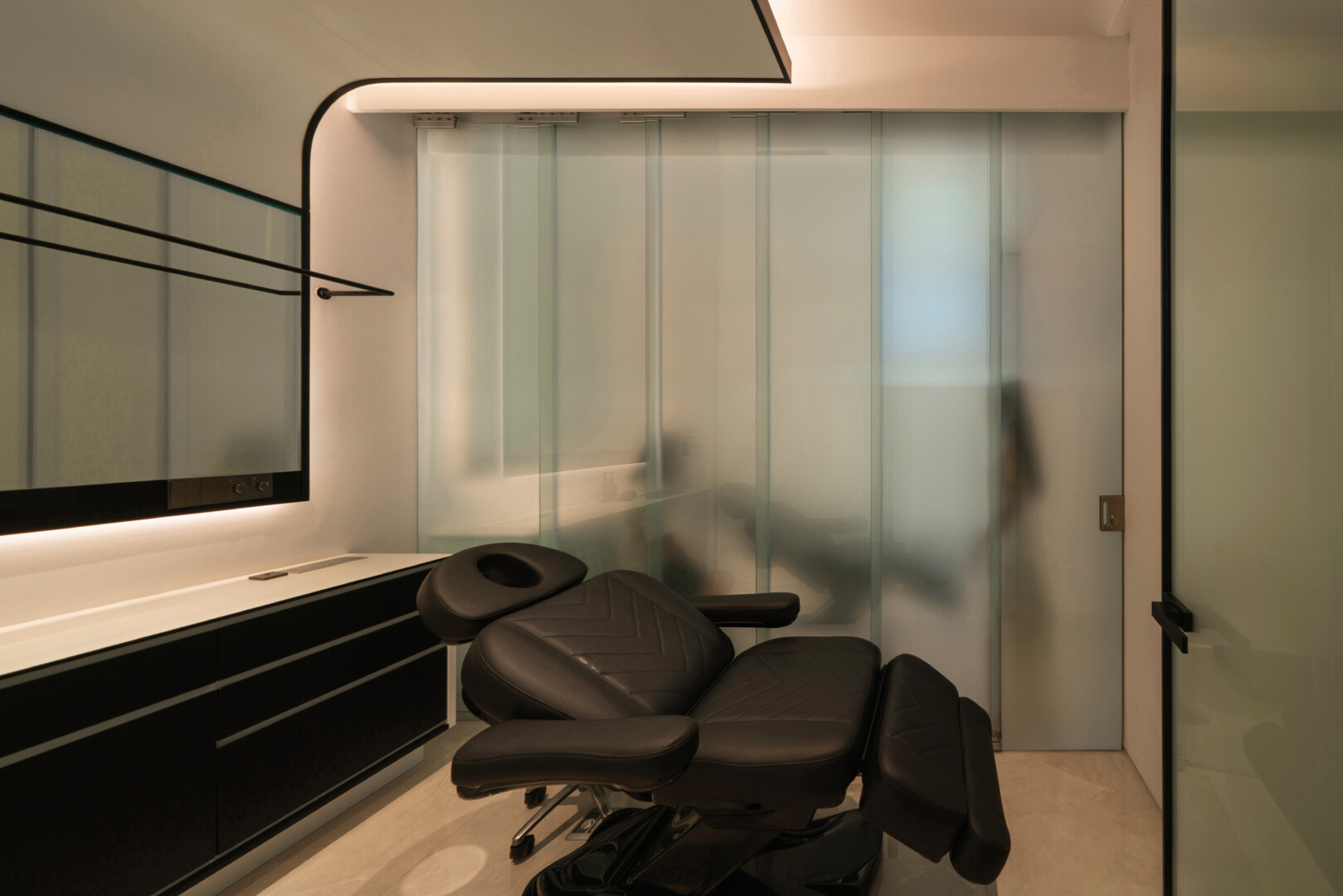 YOUTHOLOGY CLINIC - Image 13
