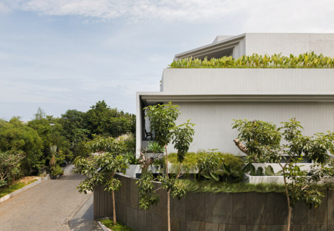 Monocairn House