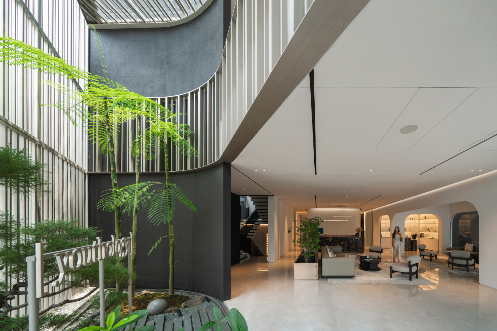 YOUTHOLOGY CLINIC - Image 6
